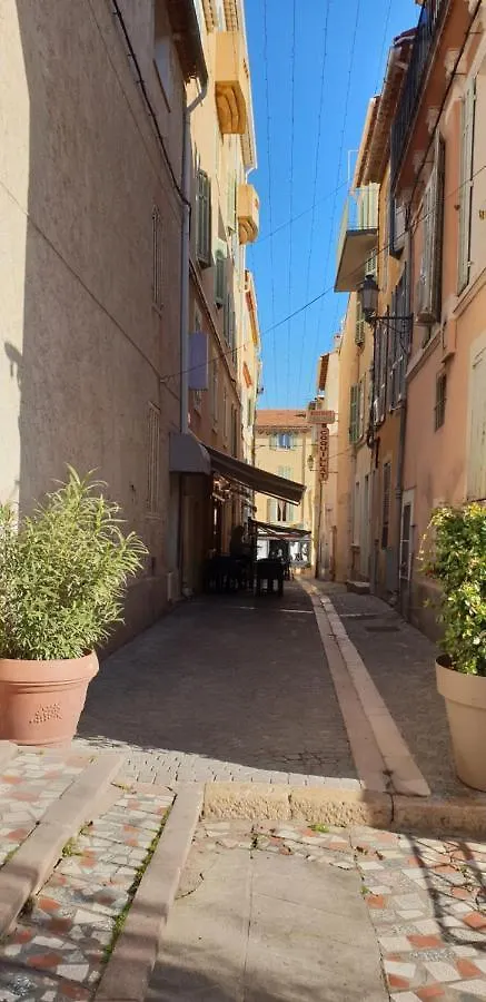 Apartment Bandol Studio Place De La Paroisse
